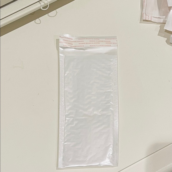 22 PCS Waterproof Poly Bubble Mailer-Pearl White - Picture 4 of 7